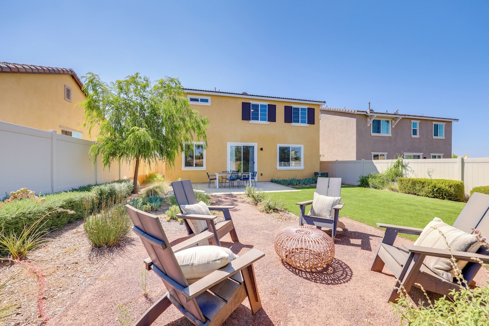 Pool Access & Mtn Views: Family Haven in Beaumont in Beaumont, United States