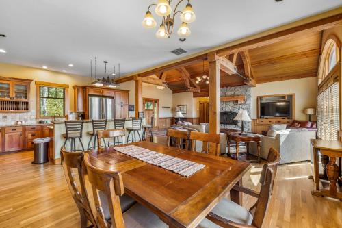 Steelhead Chalet 23 Tamarack Resort Deck Garage Wifi Hot Tub — Cascade
