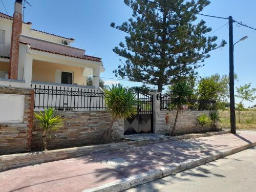 Maria s House Kineta — 4-Star Luxury Hotel in Megara, Greece
