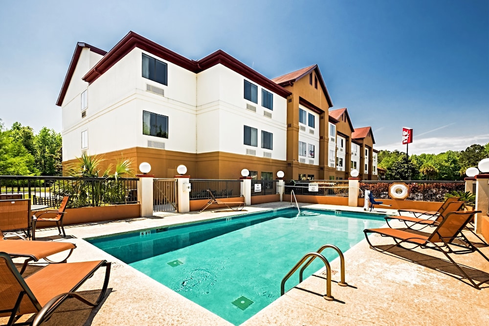 Red Roof Inn & Suites Savannah Gateway - photo 23