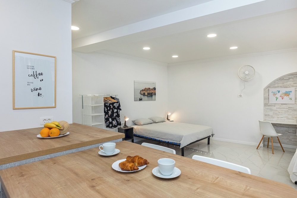 Sunny Palace Studio 3 - last minute hotel in Dubrovnik