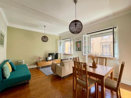 Bright & Spacious by the River by TimeCooler — 4-Star Luxury Hotel in Lisbon, Portugal