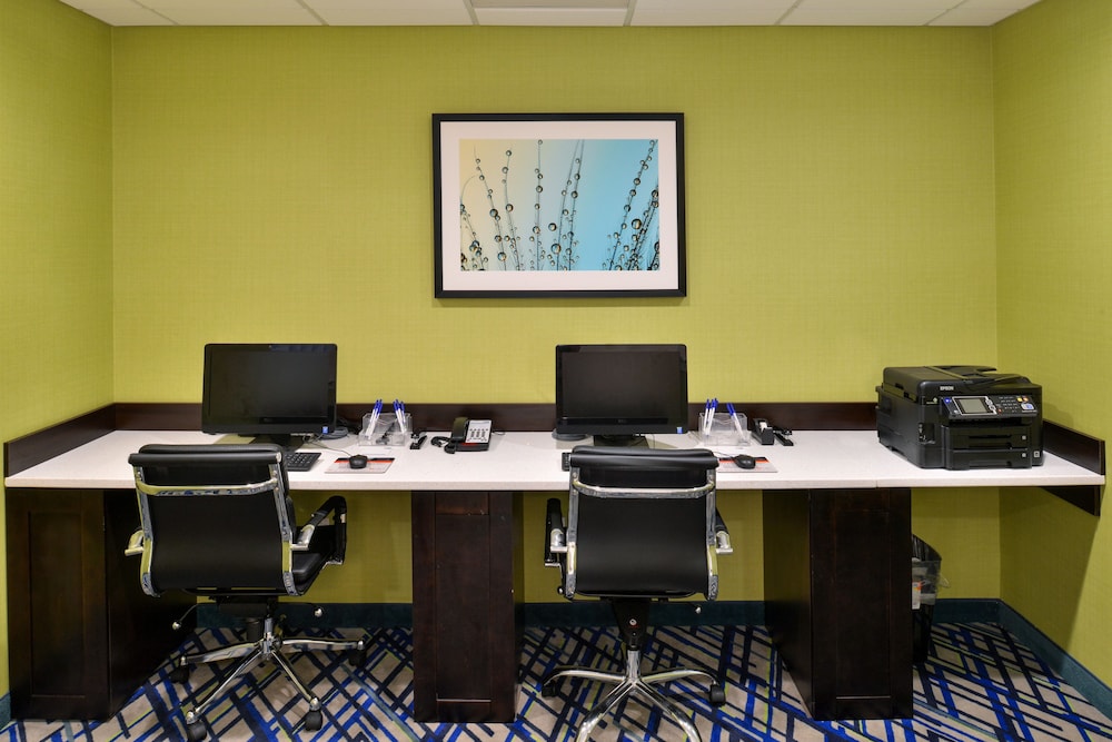 Holiday Inn Express & Suites West Ocean City by IHG - photo 32