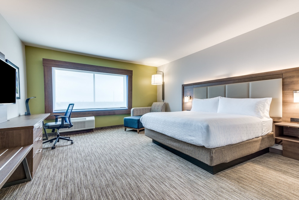 Holiday Inn Express & Suites Denton South by IHG - photo 4