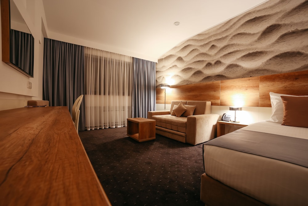 Santiny Hotel & Restaurant — hotel in Sveta Nedjelja