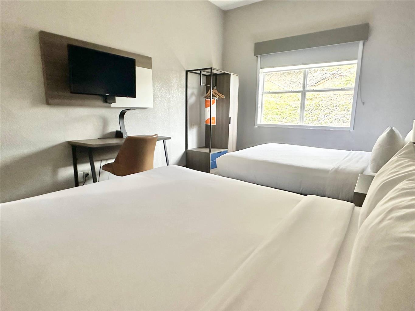 Comfort Inn & Suites Cartersville Emerson Lake Point - photo 18