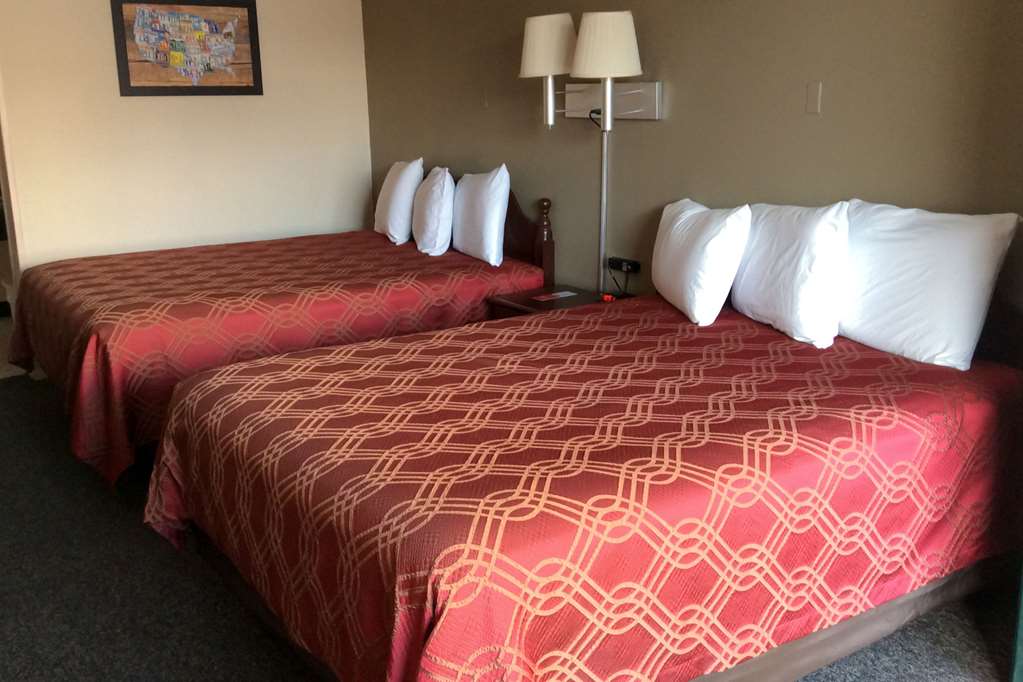 Econo Lodge Cortland Downtown - photo 10