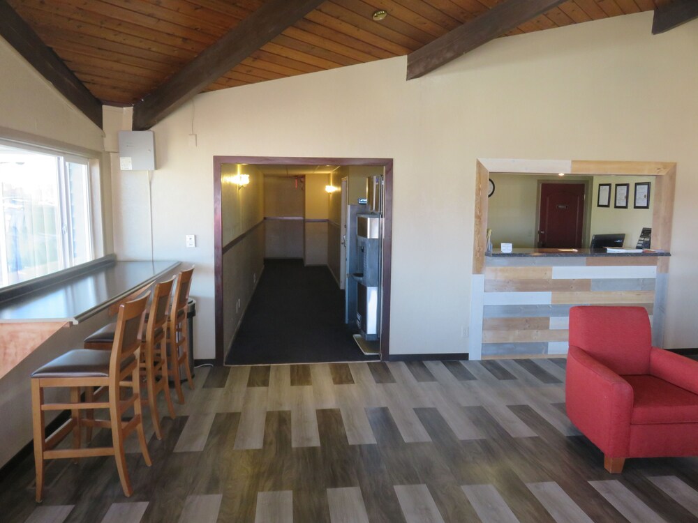 Americas Best Value Inn Story City - photo 2
