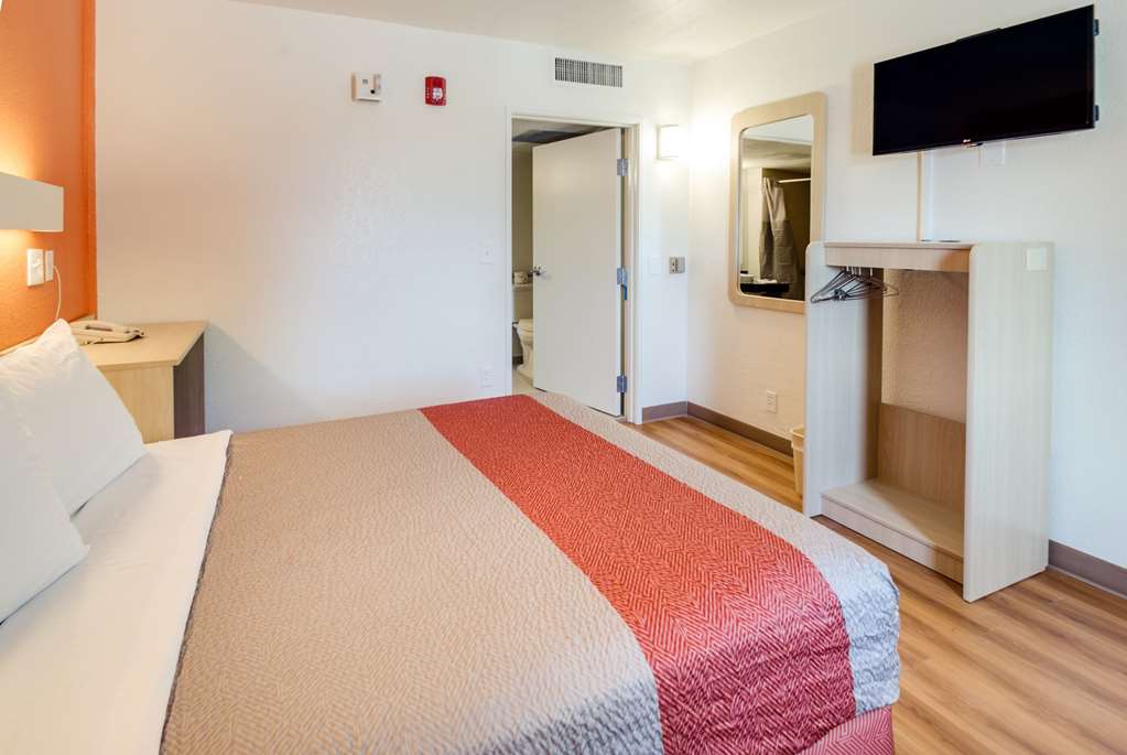 Motel 6 Lenexa KS Kansas City Southwest - photo 16
