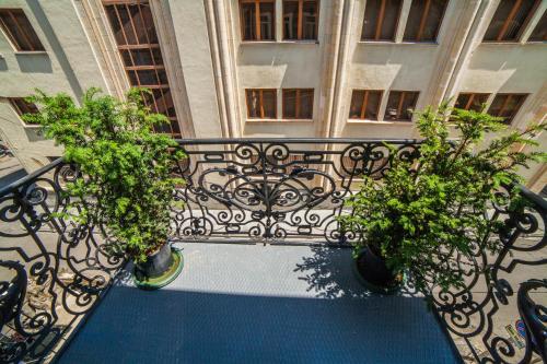 Hermes Apartment