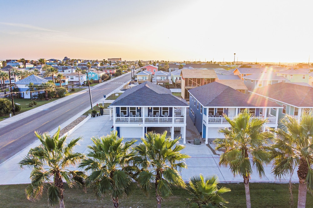 Tortuga Landing by Silver Sands Vacation Rentals — 4-Star Luxury Hotel in Port Aransas, United States