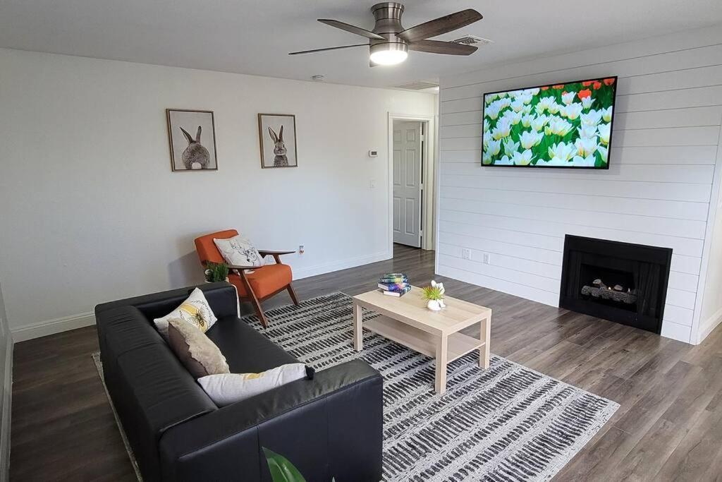 L Fully Remodeled And Professionally Decorated