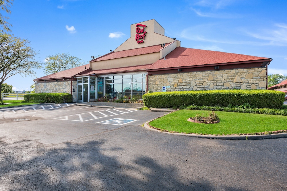 Red Roof Inn Columbus Grove City in Grove, United States