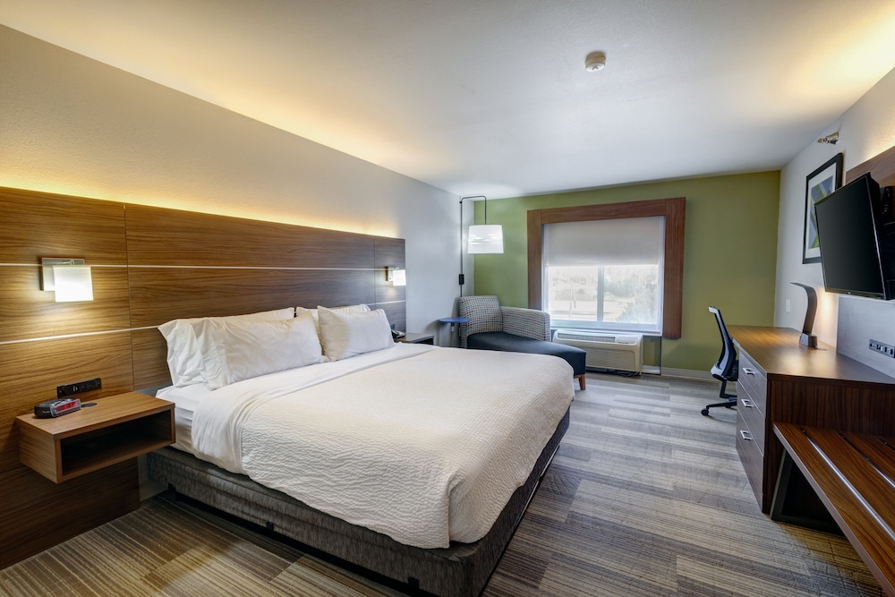 Holiday Inn Express & Suites Shelbyville Indianapolis by IHG - photo 7
