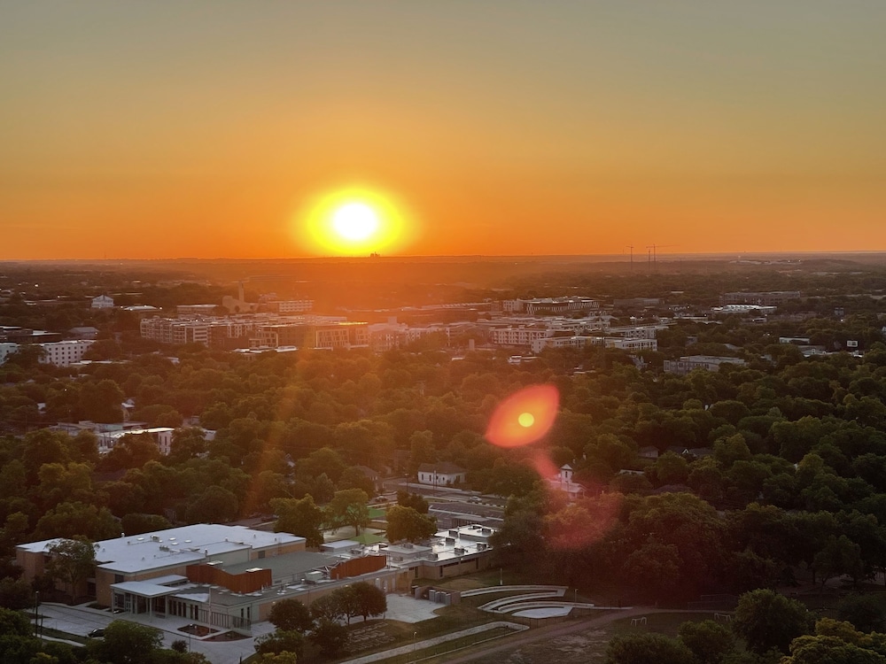 Austin Condo Hotel - photo 837
