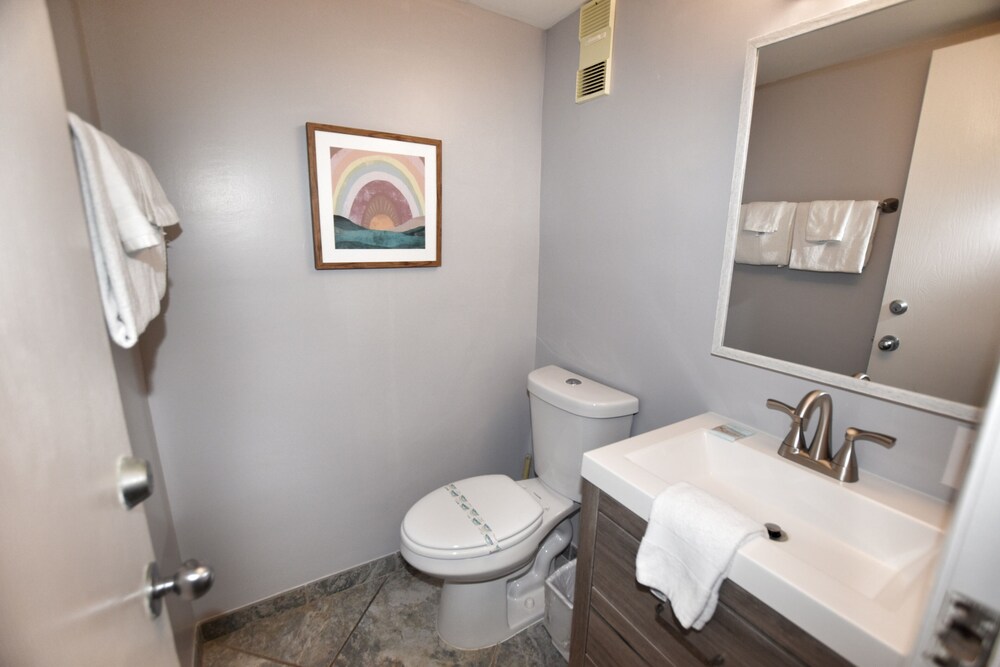 0212 Waters Edge Resort 3 Bedroom Condo by RedAwning - photo 31