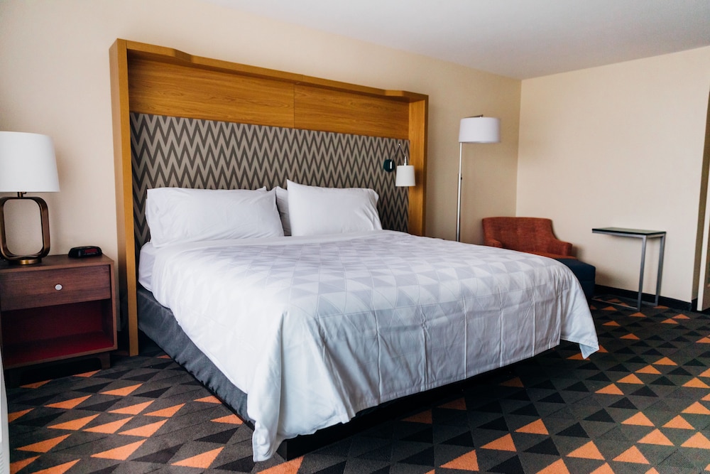 Holiday Inn Phoenix Mesa Chandler by IHG - photo 3