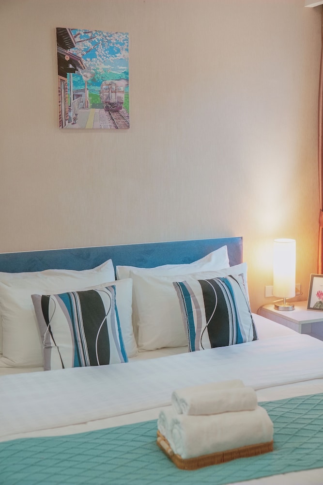 Seven Seas Condo Resort steps to Beach — 4-Star Luxury Hotel in Pattaya, Thailand