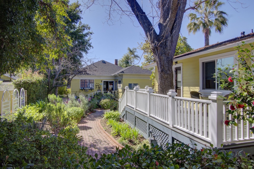 Secret Garden Inn and Cottages - photo 150