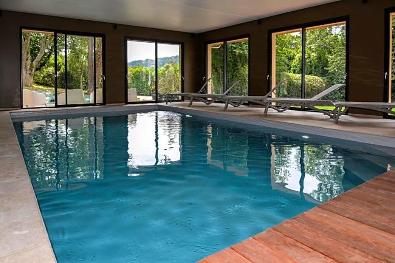 La Frav Chette Hv Tel Spa in La Riviere-Saint-Sauveur, France