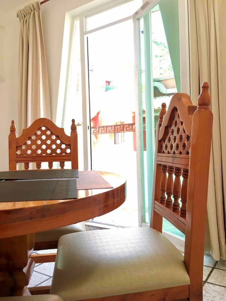 Hotel & Restaurant Bucaneros Isla Mujeres