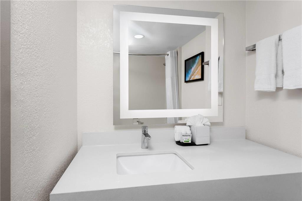 La Quinta Inn & Suites by Wyndham Ft Lauderdale Cypress Cr - photo 13