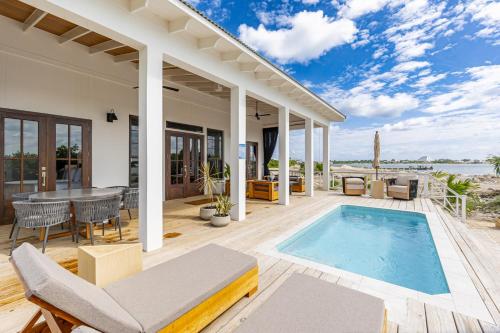 La Dolce Vida and The Pool Club at Mahogany Bay in San Pedro, Belize