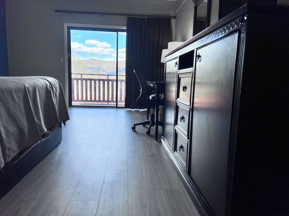 Knights Inn Dillard - photo 38