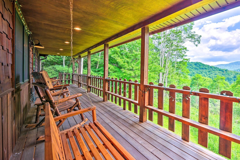 Slaty Fork Escape With Mountain View And Hot Tub — Bartow