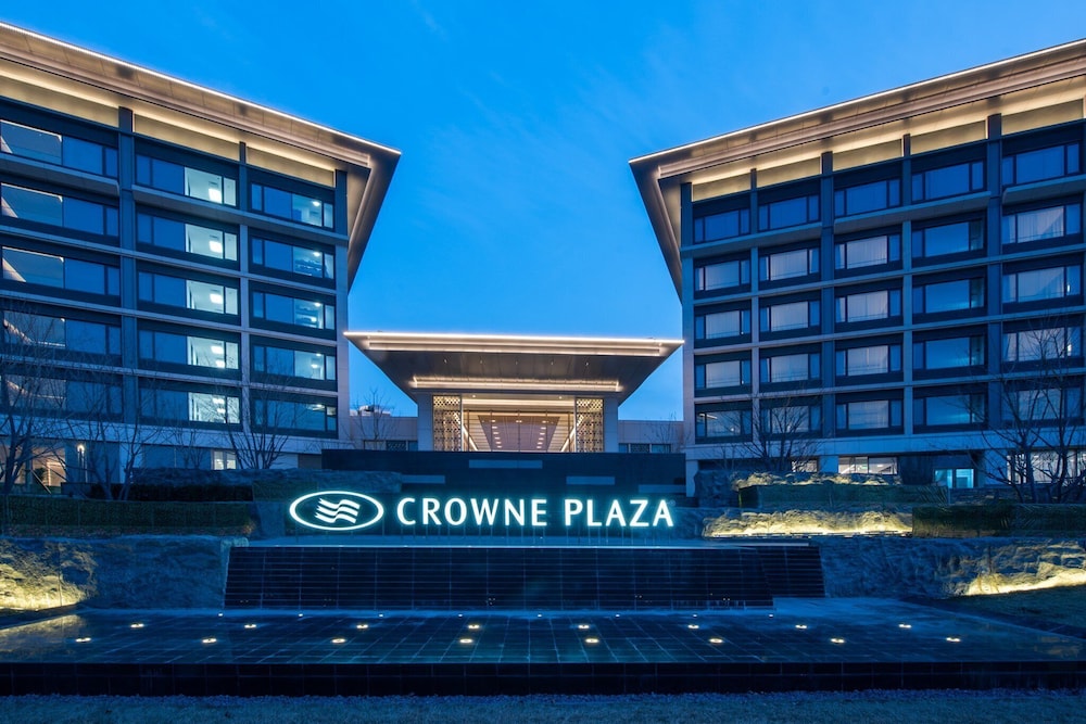 Crowne Plaza Zunhua Hot Spring Town by IHG — hotel in Tangshan