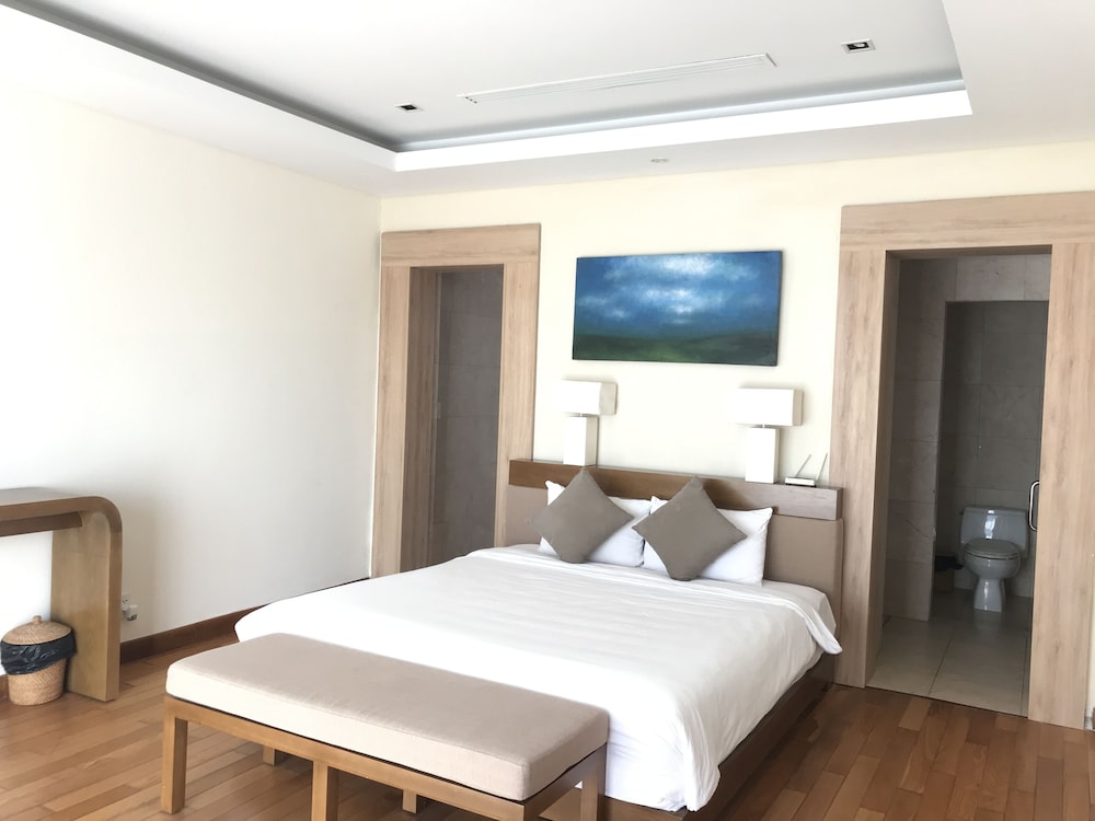 Ocean Resort 3 Bedrooms Danang Living — 4-Star Luxury Hotel in Da Nang, Vietnam