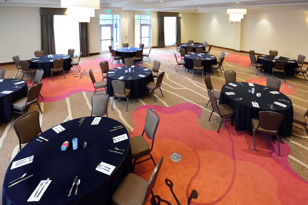 Hilton Garden Inn Greensboro Airport - photo 58
