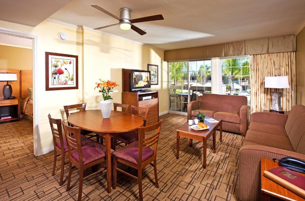 Winners Circle Resort - photo 4
