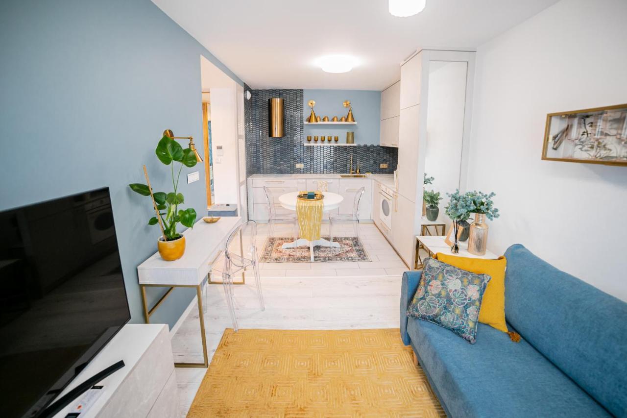 Kazimierza Wielkiego Luxury Apartment by BookingHost — 4-Star Luxury Hotel in Krakow, Poland