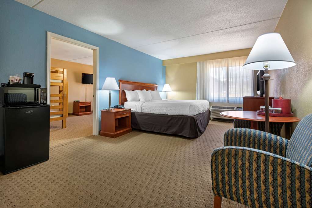 Clarion Hotel Conference Center Lexington North - photo 11