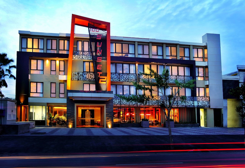 100 Sunset Hotel — Kuta — photo 2