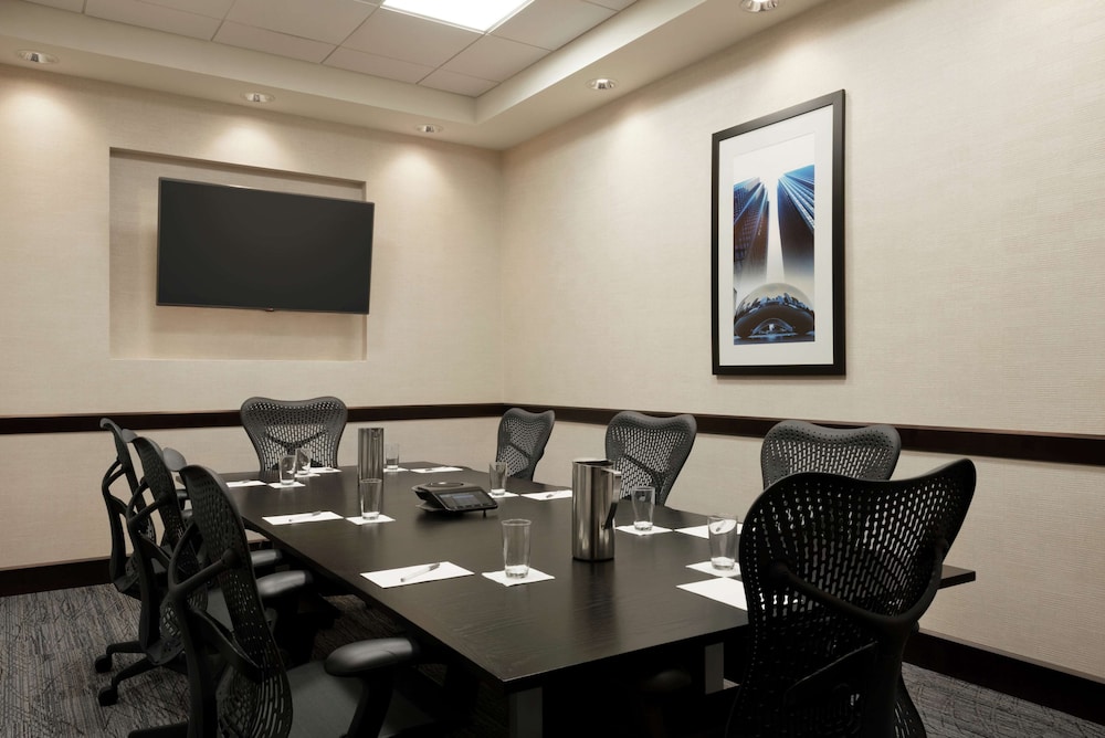 Hampton Inn & Suites Rosemont Chicago O'Hare - photo 29