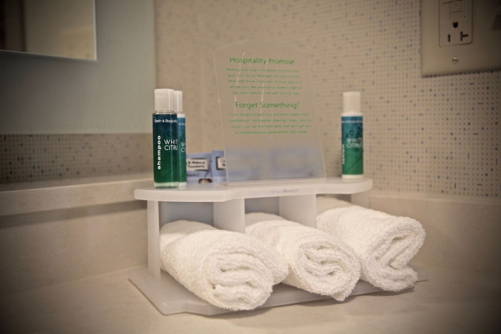 Holiday Inn Express & Suites Oswego by IHG - photo 14