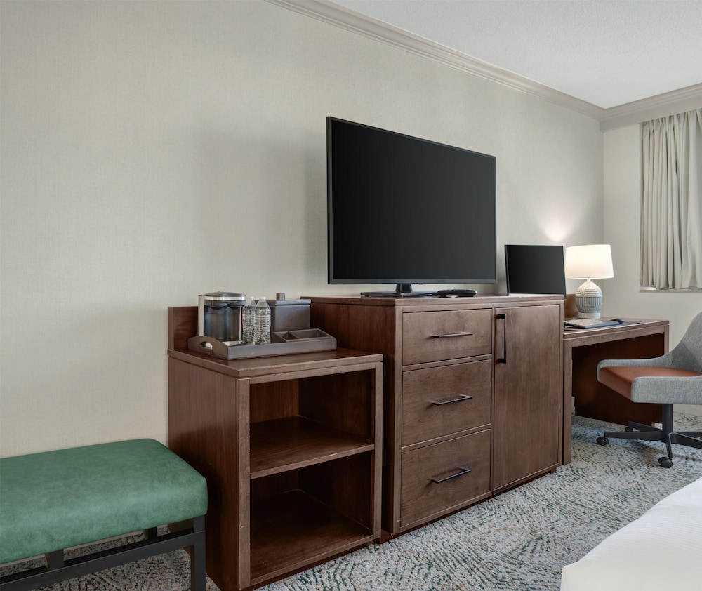 Hilton Arlington National Landing - photo 51