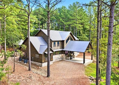 Lazy Dog in Broken Bow, United States