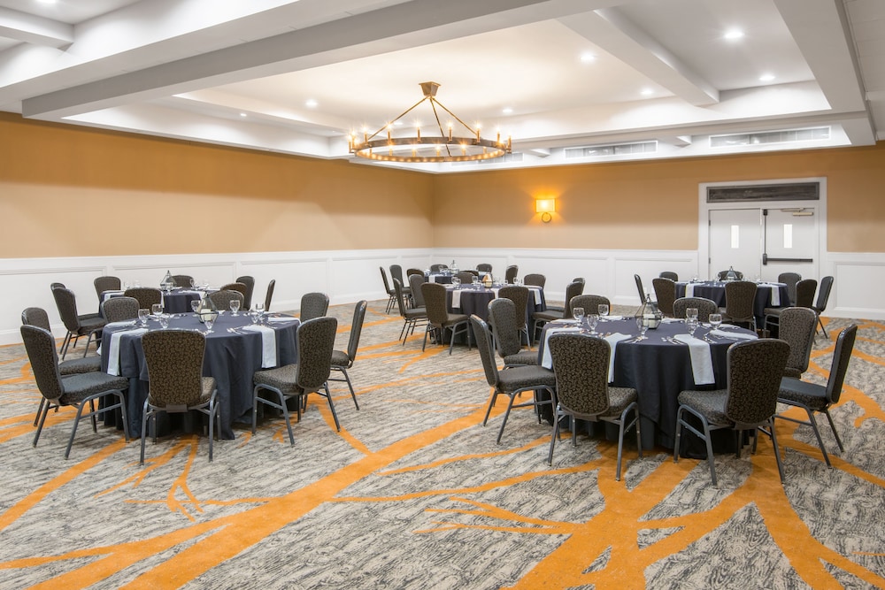 Crowne Plaza Resort Asheville by IHG - photo 54