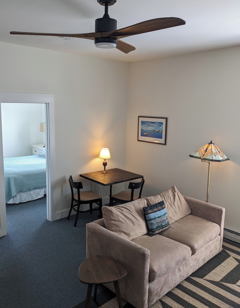 Bristol Suites - photo 21