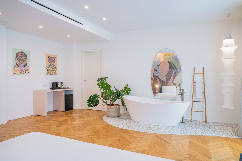 TaoApartments Casa Vittoria — 4-Star Luxury Hotel in Taormina, Italy