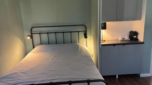 Private Room in Cologne Poll - last minute hotel in Koeln