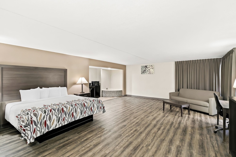 Red Roof Inn & Suites Duncan - photo 23