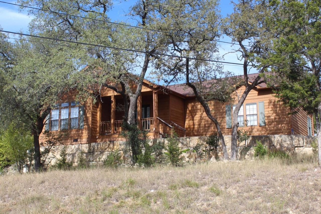 The Den Family friendly Close to Fiesta Texas SeaWorld Riverwalk and more in San Antonio, United States