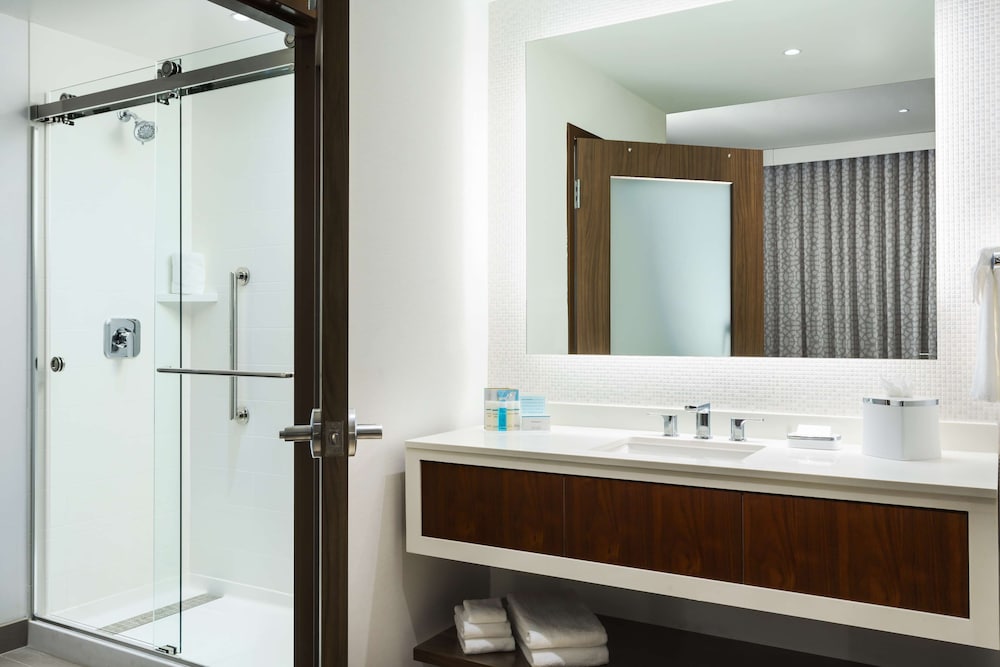 Hampton Inn & Suites Santa Monica - photo 35