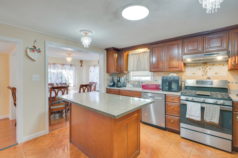 5 Mi to TD Garden: Quiet Medford Getaway in Medford, United States