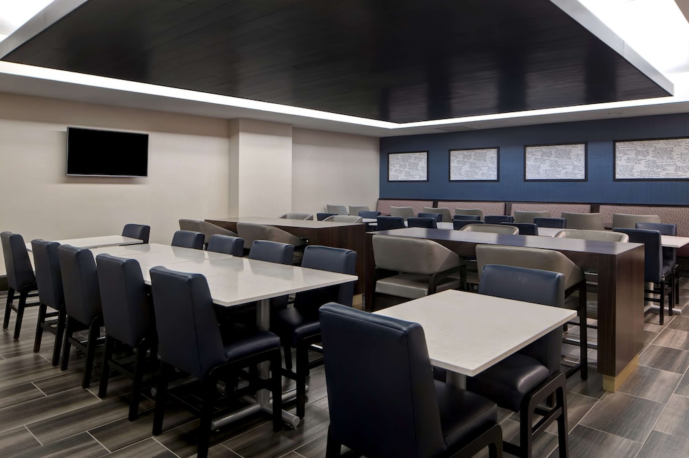 Embassy Suites by Hilton Oklahoma City Northwest - photo 66