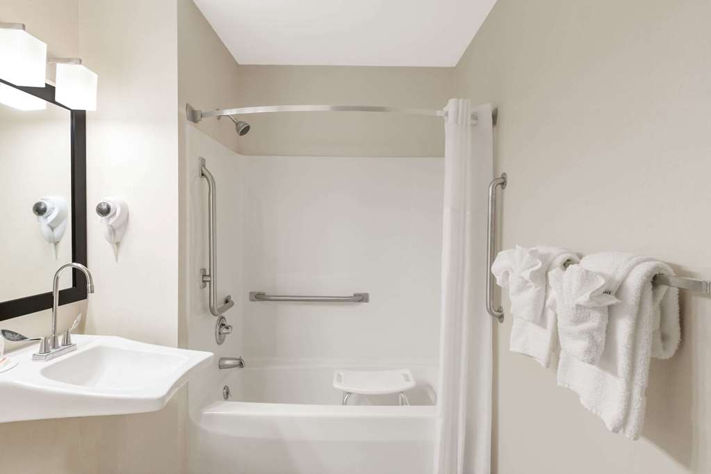 Super 8 by Wyndham Schenectady Albany Area - photo 6